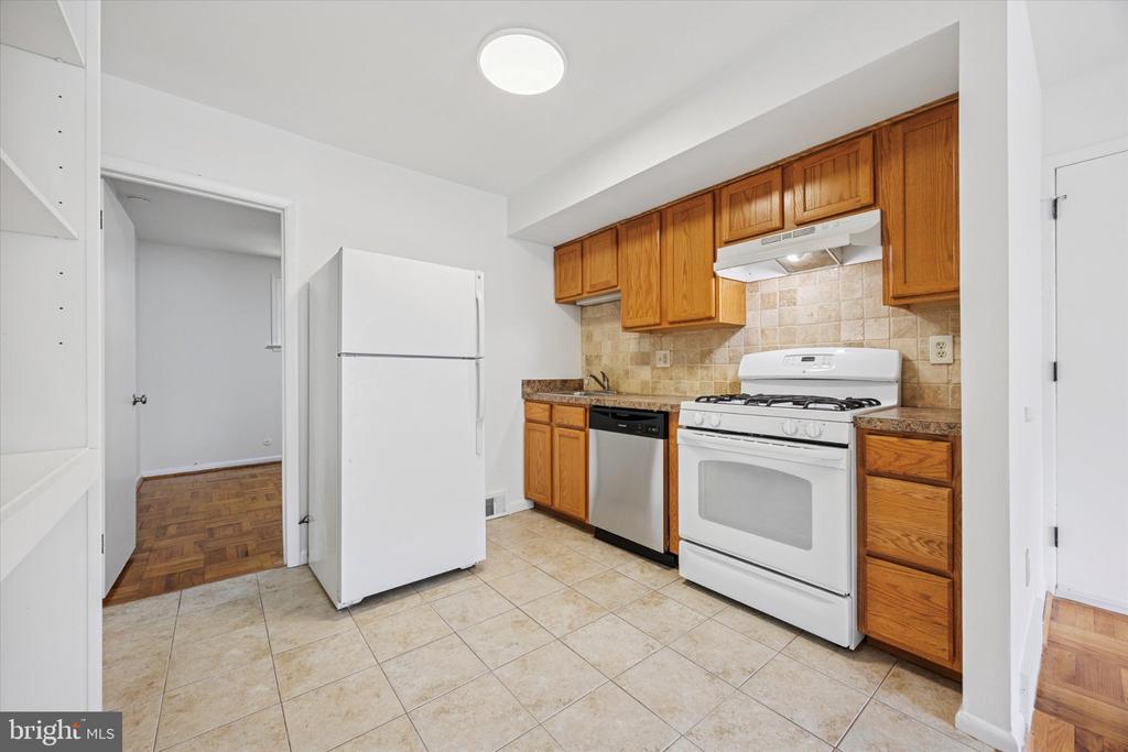 348 RIPKA STREET Unit: 2