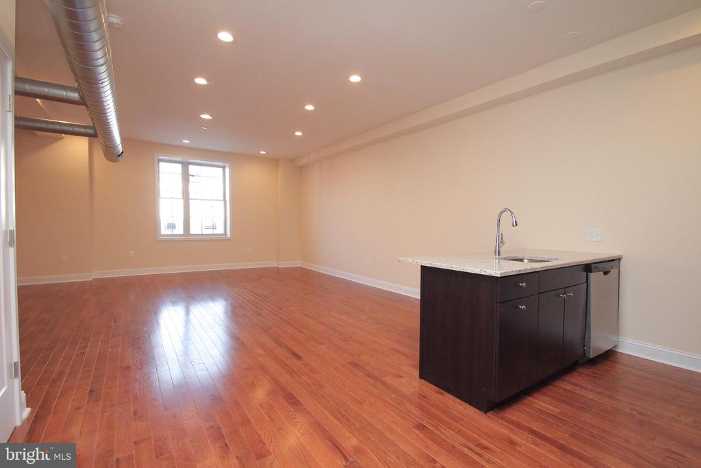 1218 S 8TH STREET Unit: 2