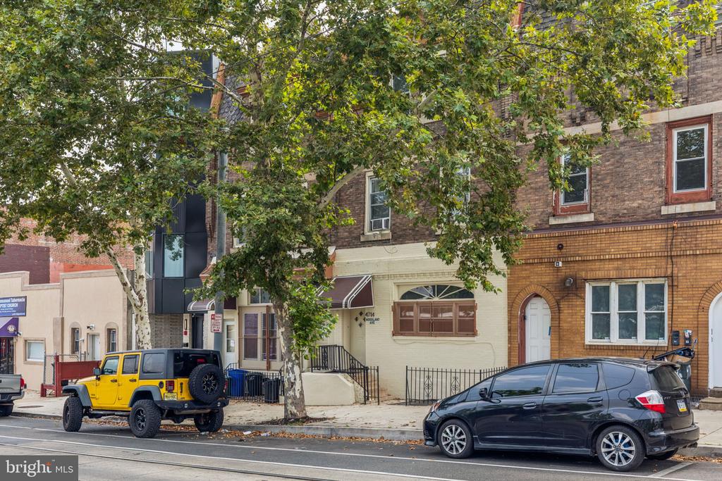4714 WOODLAND AVENUE