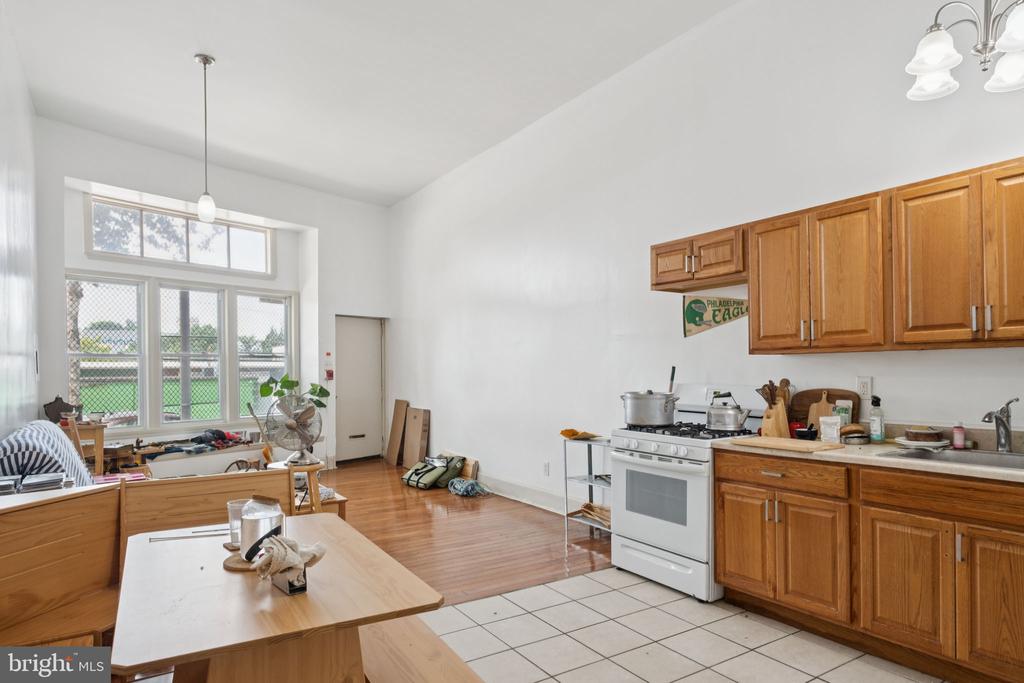 4714 WOODLAND AVENUE