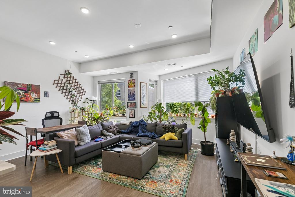2019 E SUSQUEHANNA AVENUE