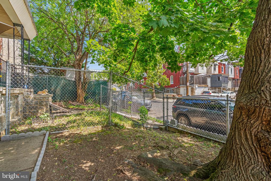 5036 N 10TH STREET