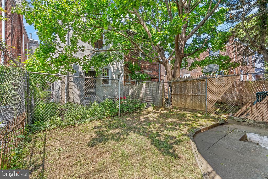 5036 N 10TH STREET