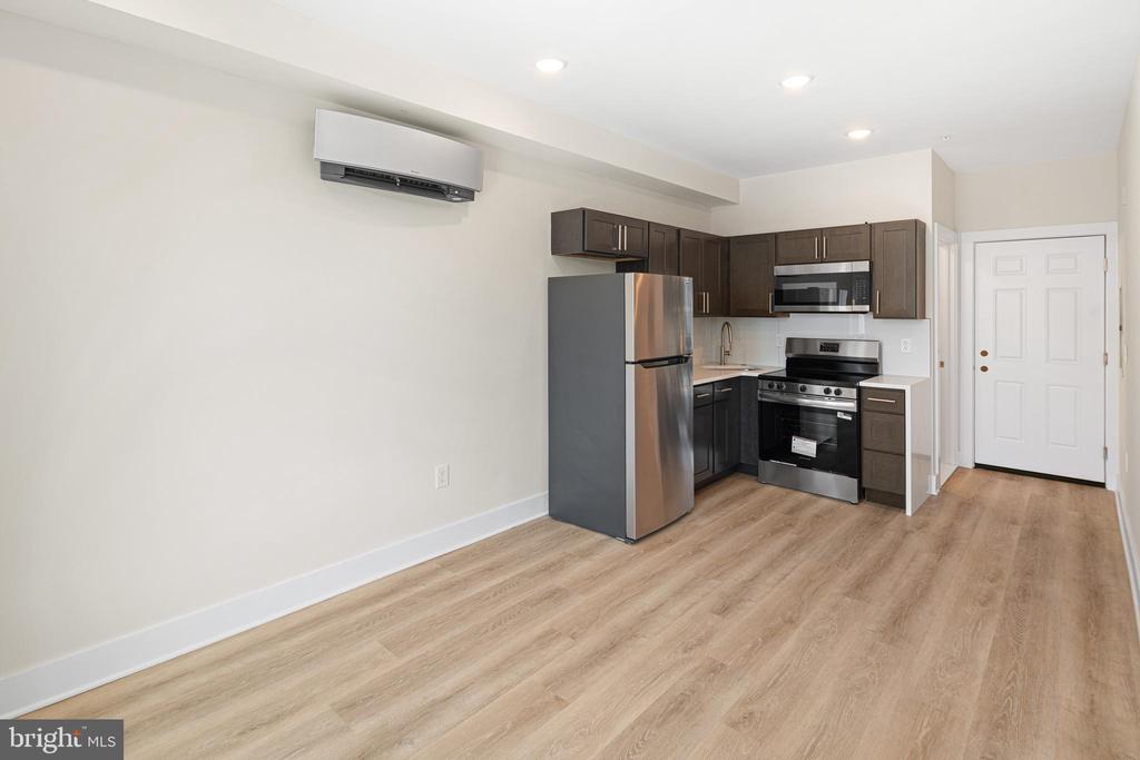 5217 WARREN STREET Unit: 2