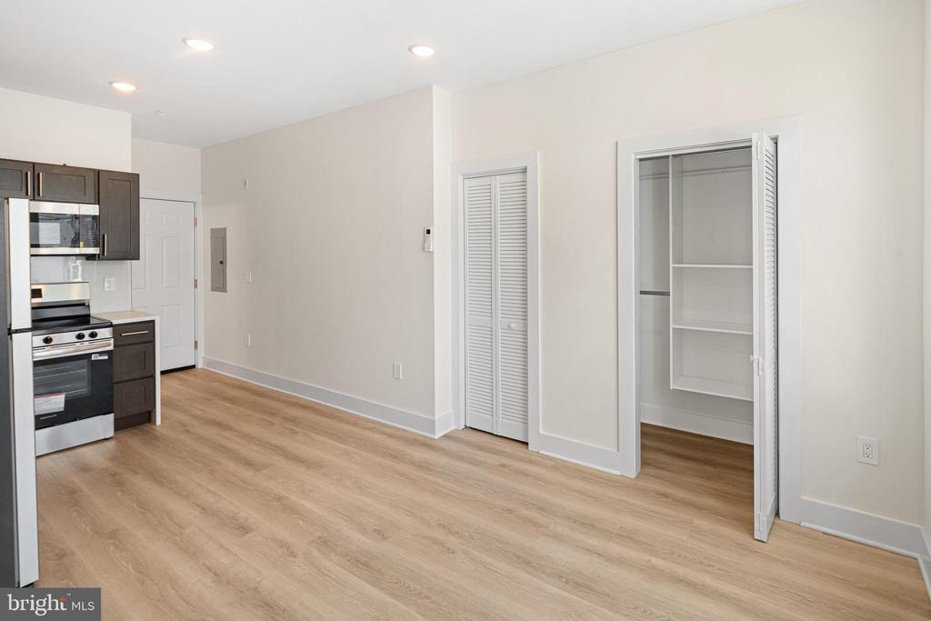5217 WARREN STREET Unit: 2