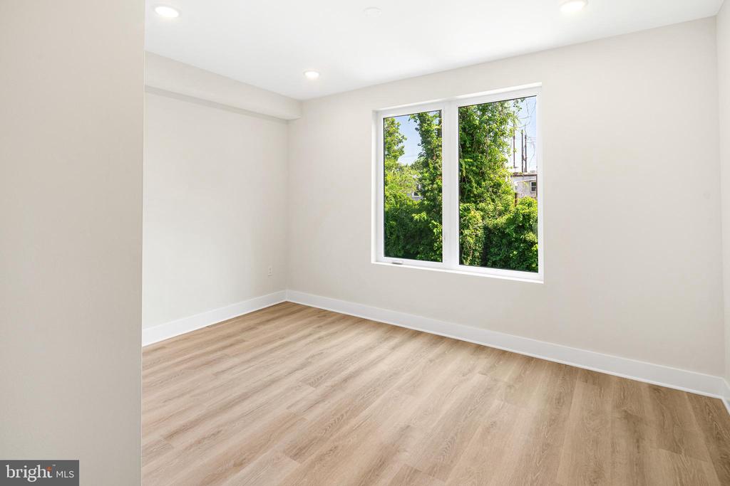 5217 WARREN STREET Unit: 3