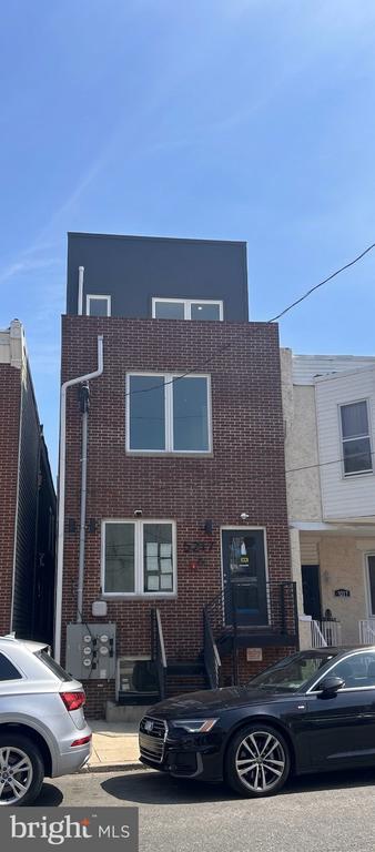 5217 WARREN STREET Unit: 4