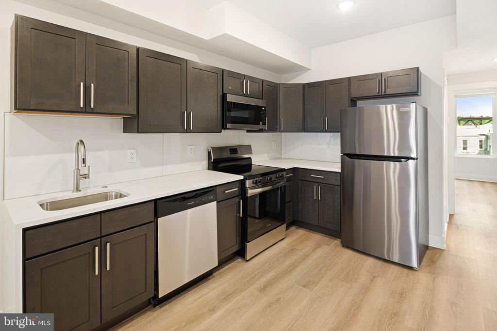 5217 WARREN STREET Unit: 4
