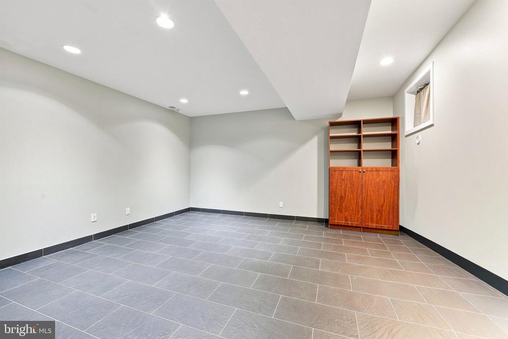813 N ORIANNA STREET Unit: 813A
