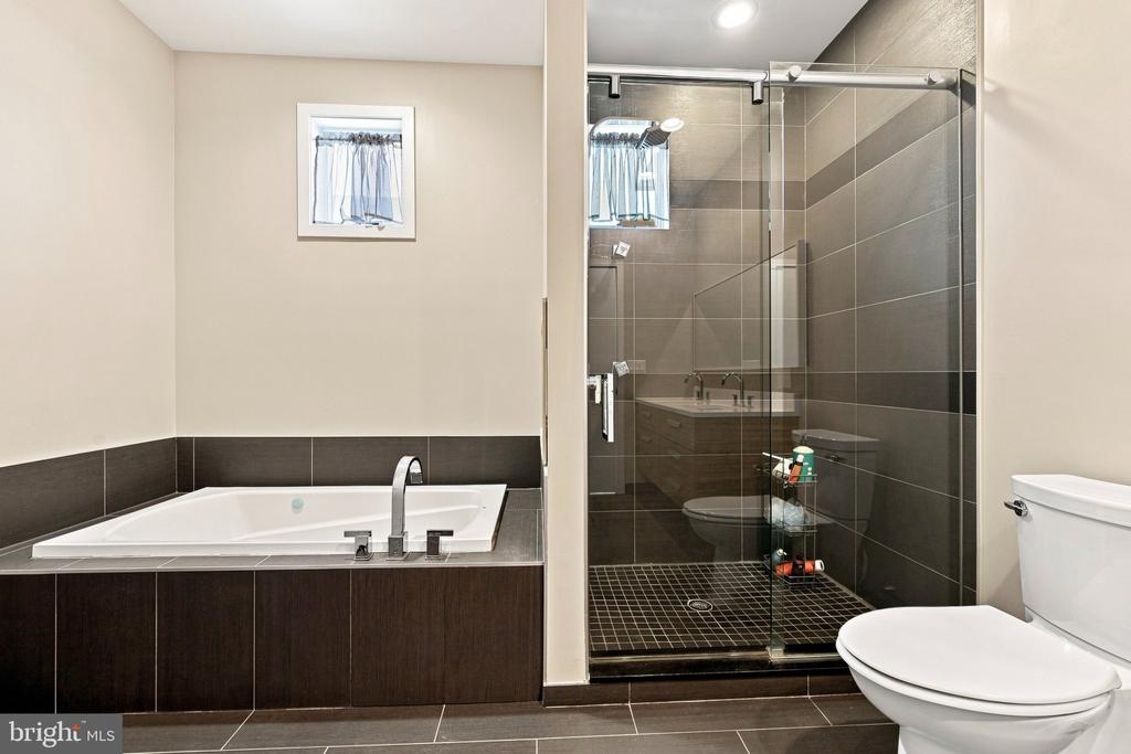 813 N ORIANNA STREET Unit: 813A