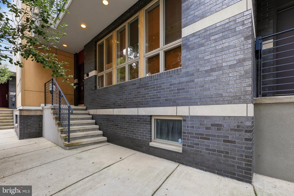 813 N ORIANNA STREET Unit: 813A