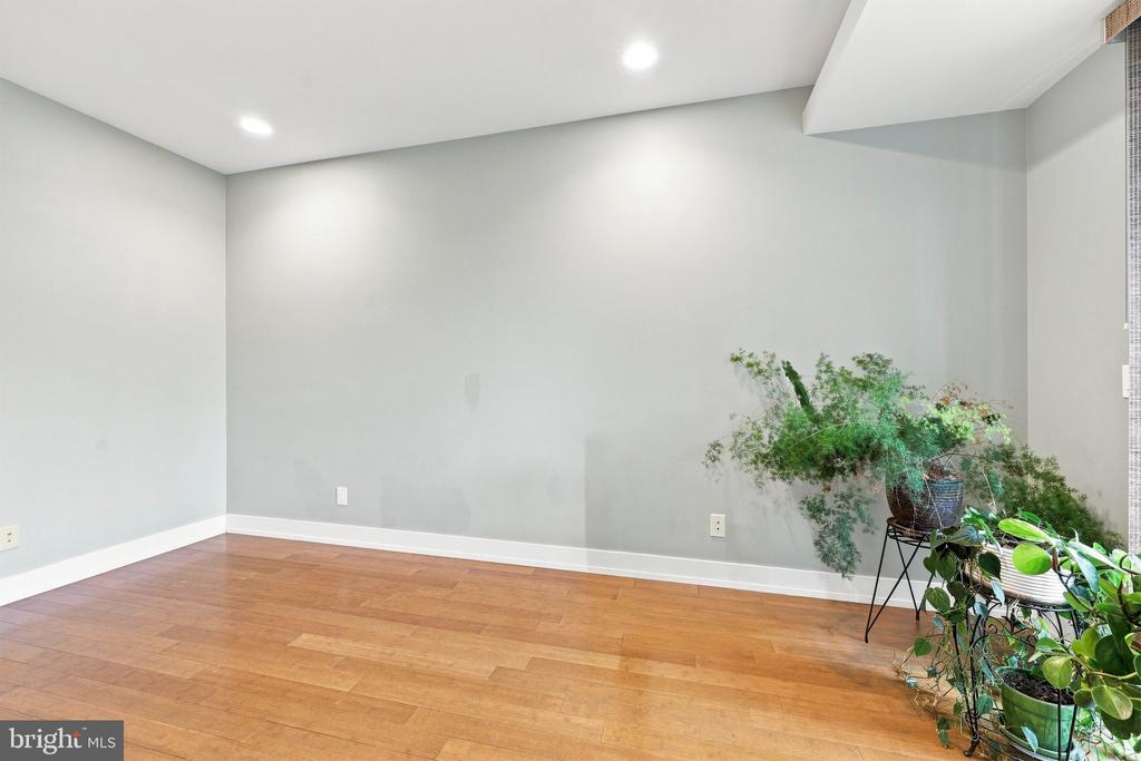 813 N ORIANNA STREET Unit: 813A