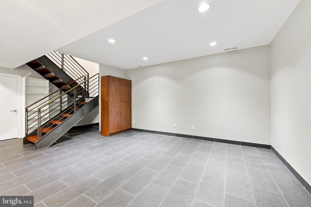 813 N ORIANNA STREET Unit: 813A