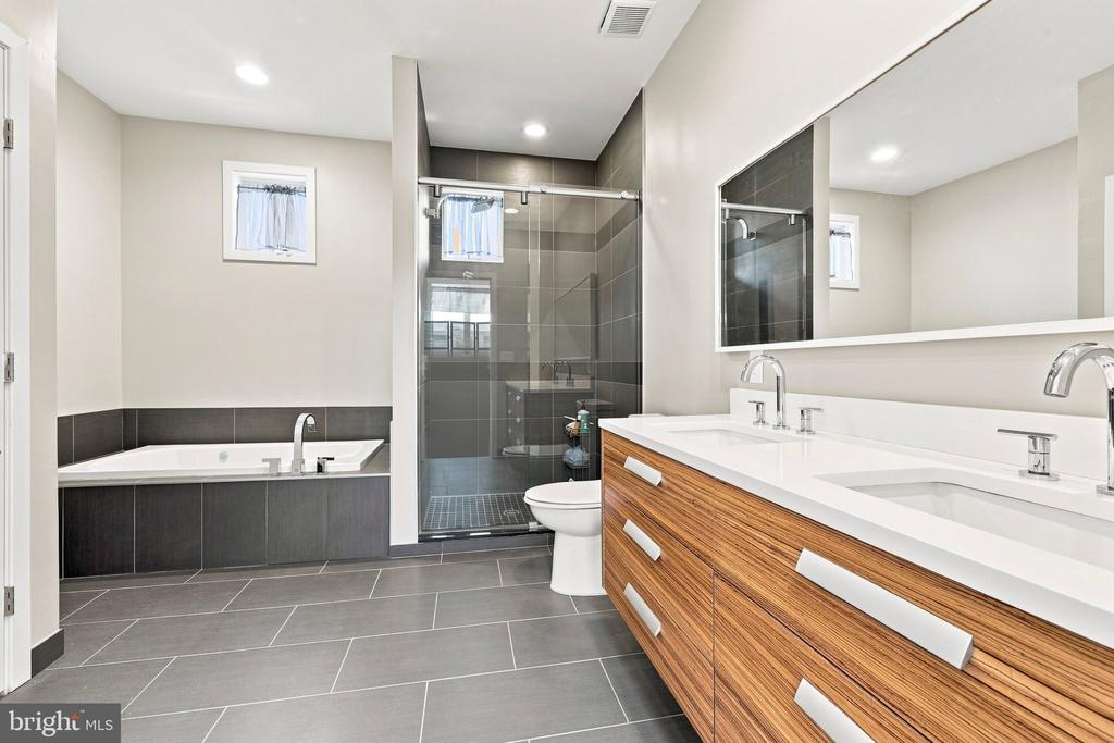 813 N ORIANNA STREET Unit: 813A