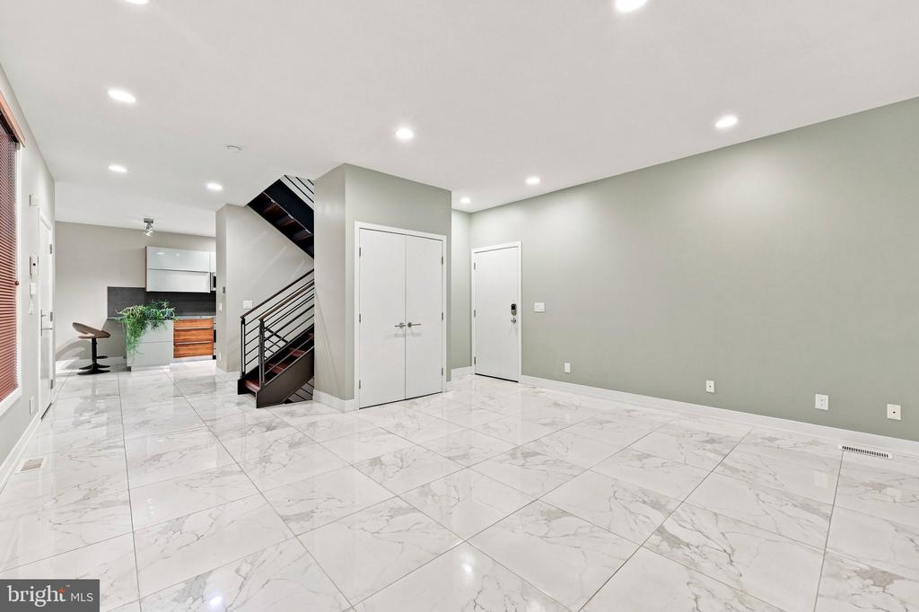 813 N ORIANNA STREET Unit: 813A
