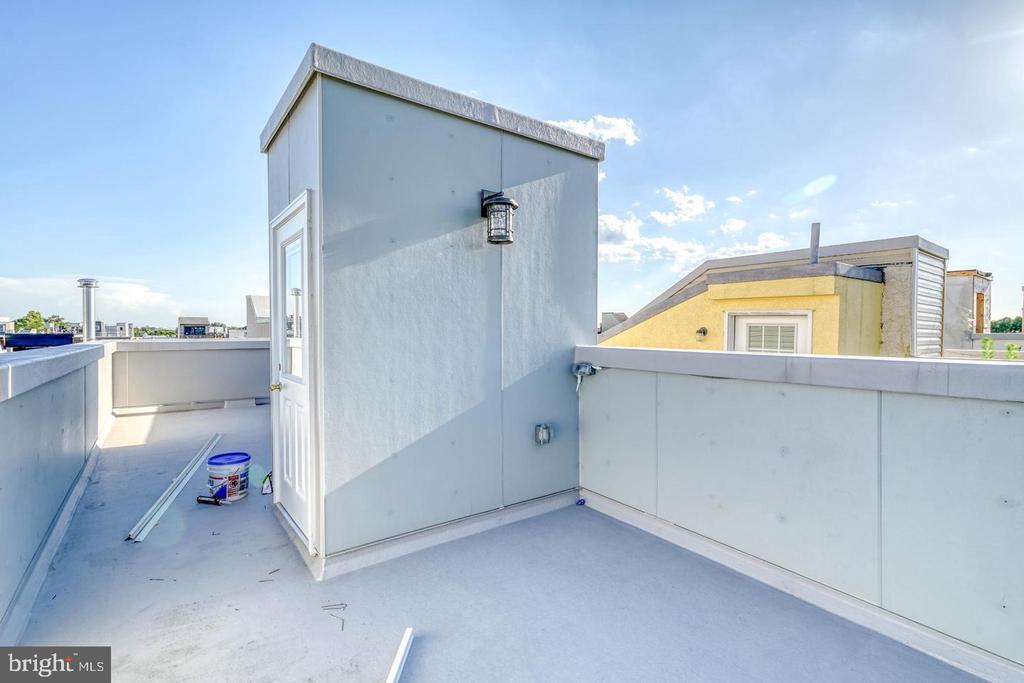 1211 PETERS STREET