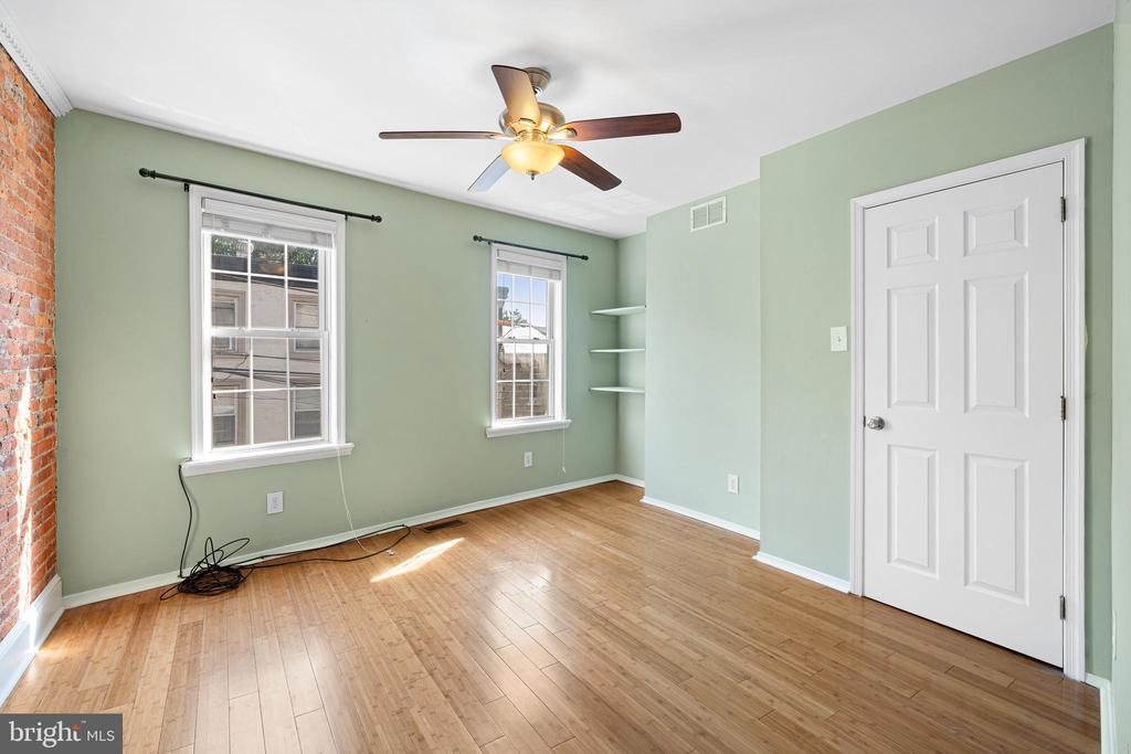 4447 BAKER STREET