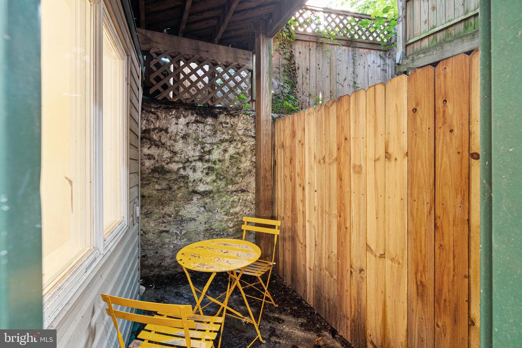 4447 BAKER STREET