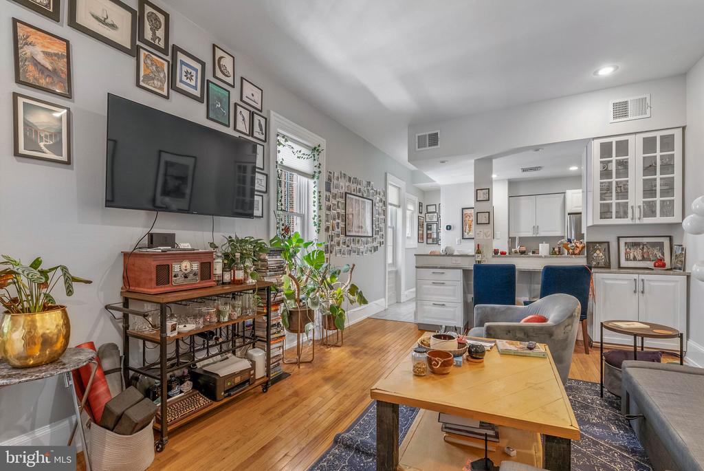 2302 SPRUCE STREET Unit: 3