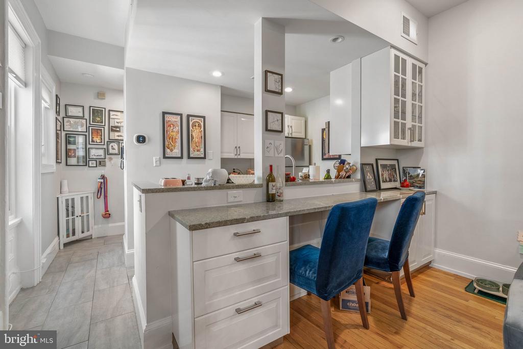 2302 SPRUCE STREET Unit: 3