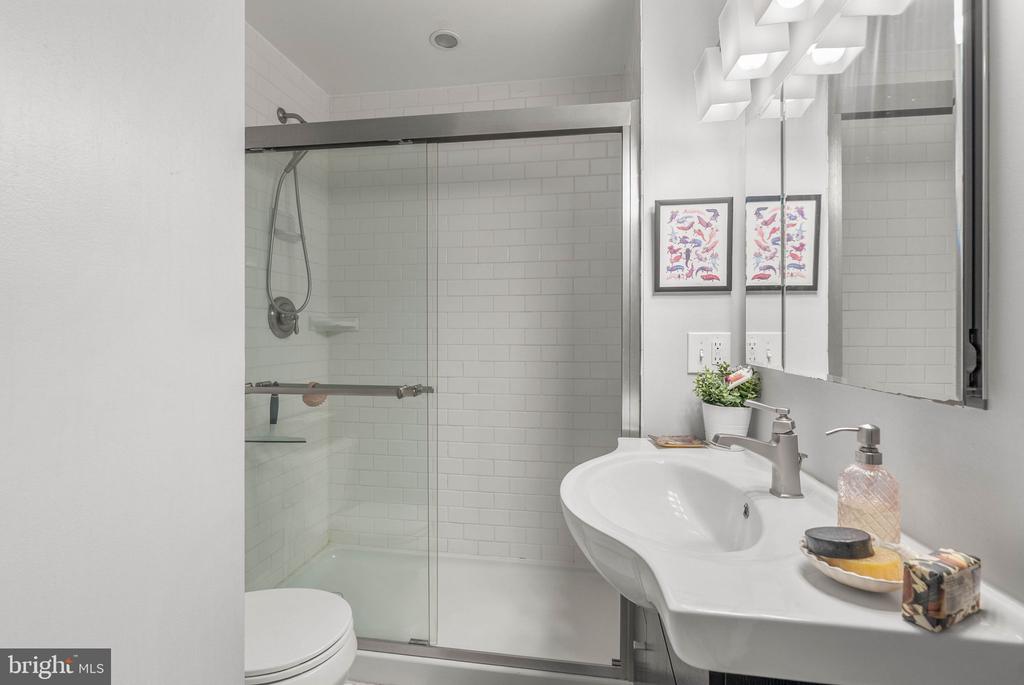 2302 SPRUCE STREET Unit: 3
