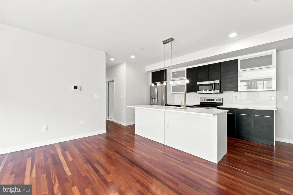 2000 KIMBALL STREET Unit: B3