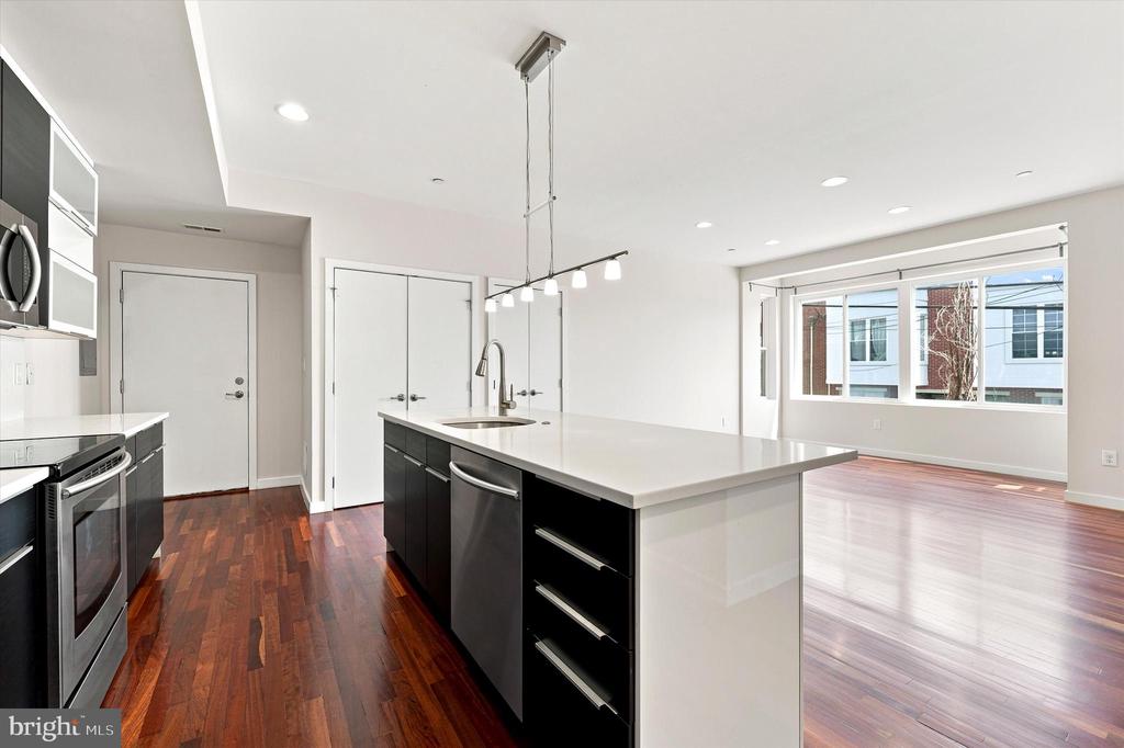 2000 KIMBALL STREET Unit: B3