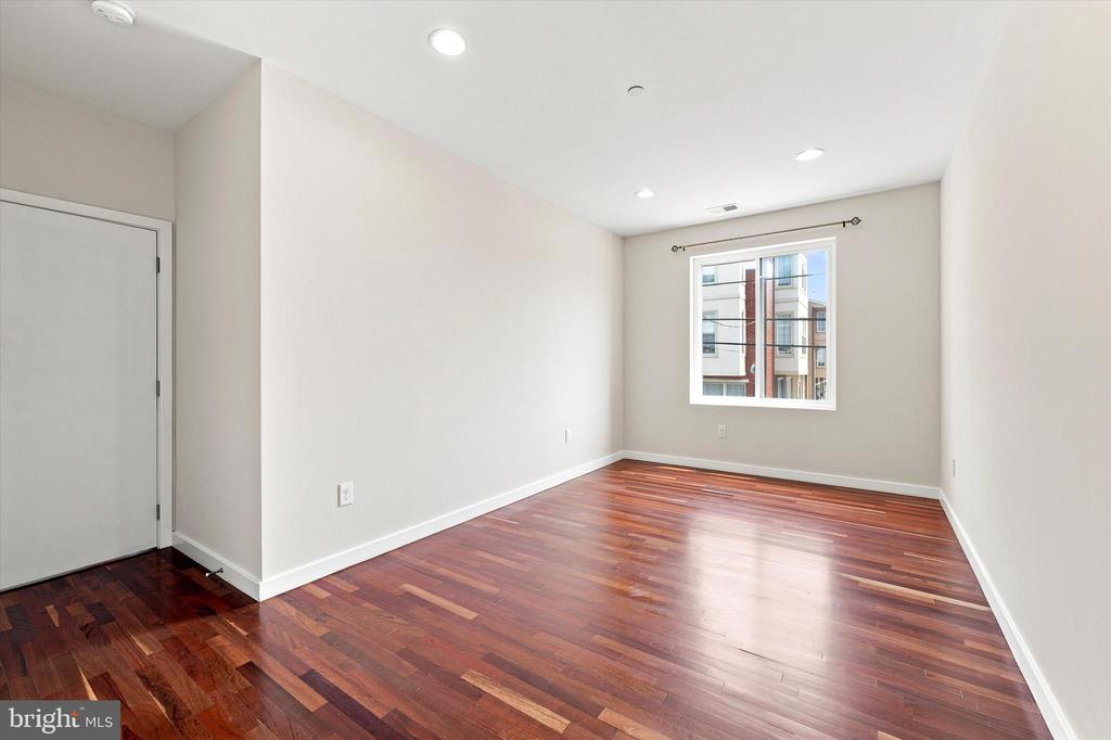 2000 KIMBALL STREET Unit: B3