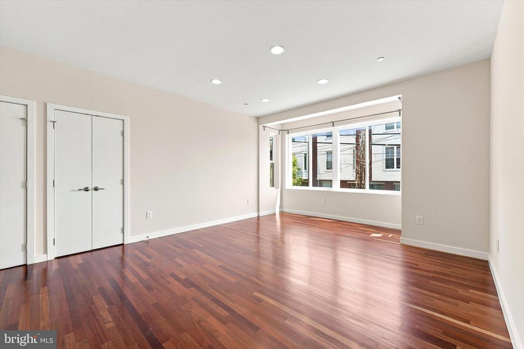 2000 KIMBALL STREET Unit: B3