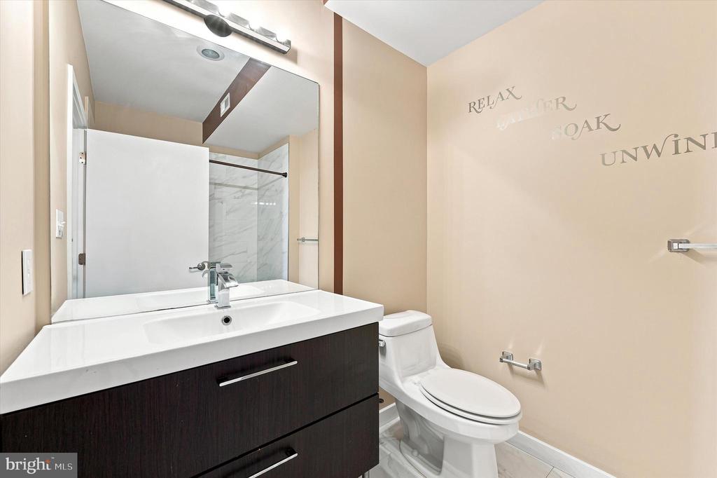 2000 KIMBALL STREET Unit: B3