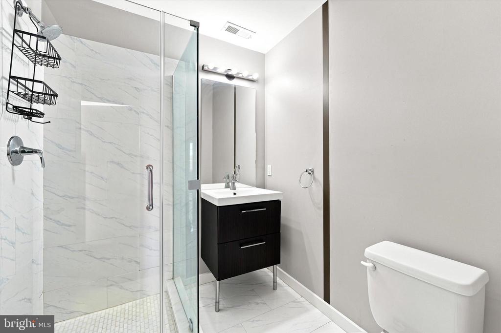 2000 KIMBALL STREET Unit: B3