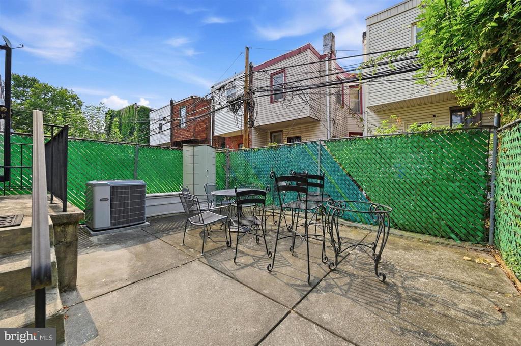 5018 WALNUT STREET