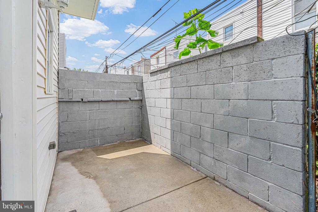 3050 AGATE STREET