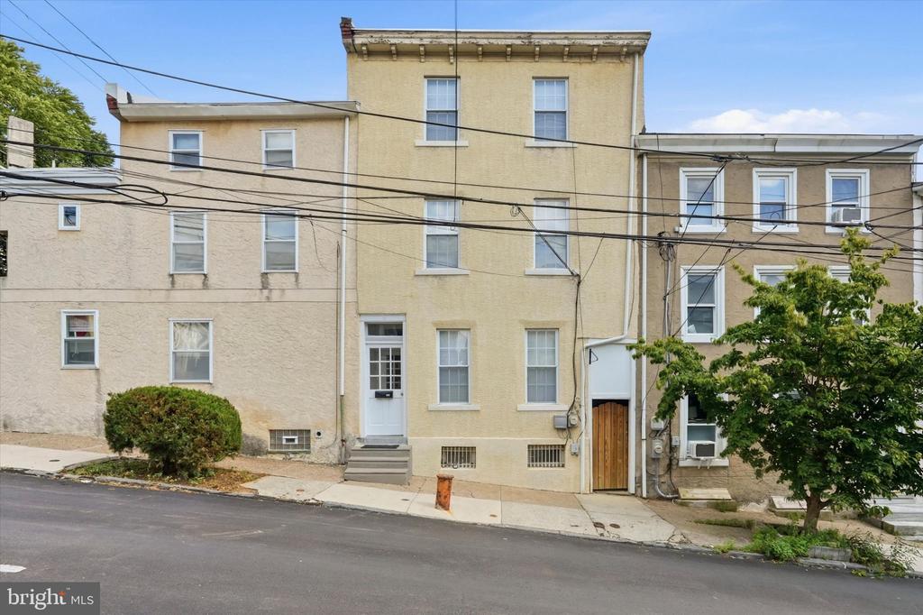 185 GAY STREET