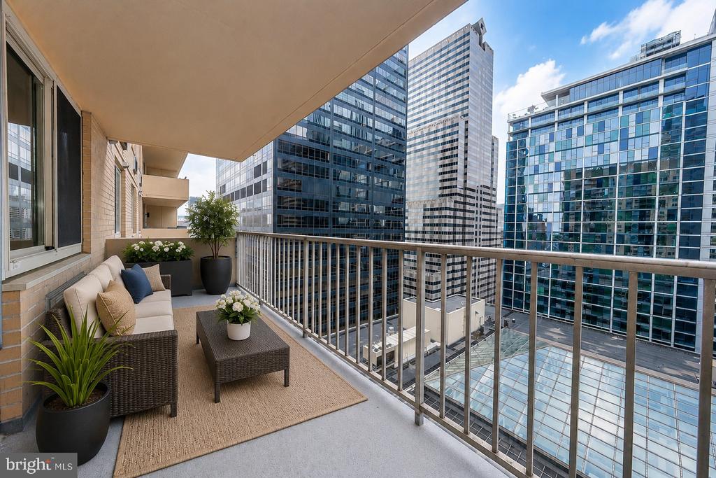 1919 CHESTNUT STREET Unit: 1821