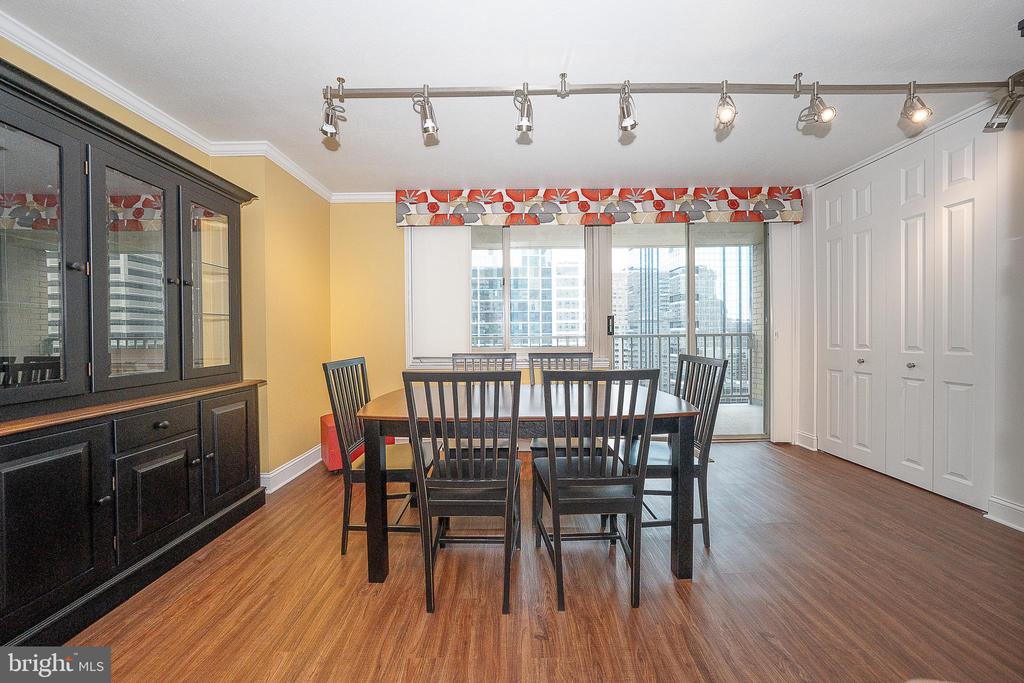 1919 CHESTNUT STREET Unit: 1821
