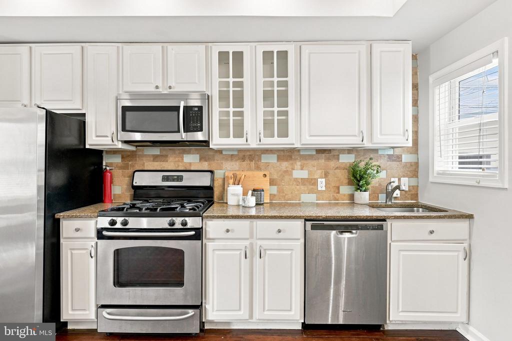 1509 CHRISTIAN STREET Unit: 2