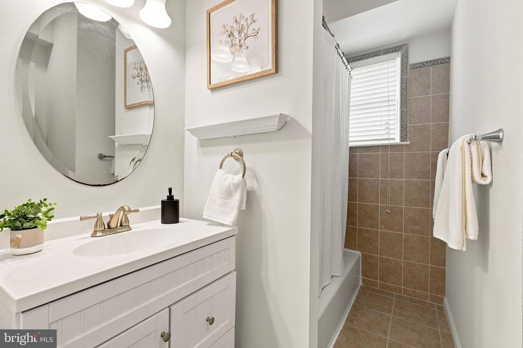1509 CHRISTIAN STREET Unit: 2