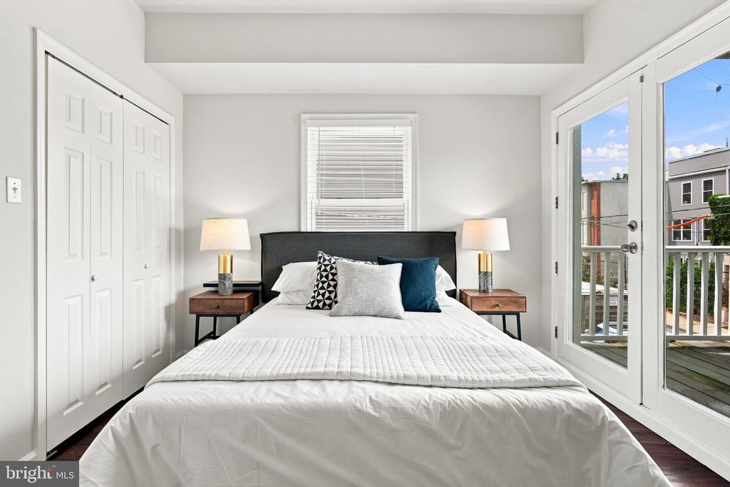 1509 CHRISTIAN STREET Unit: 2