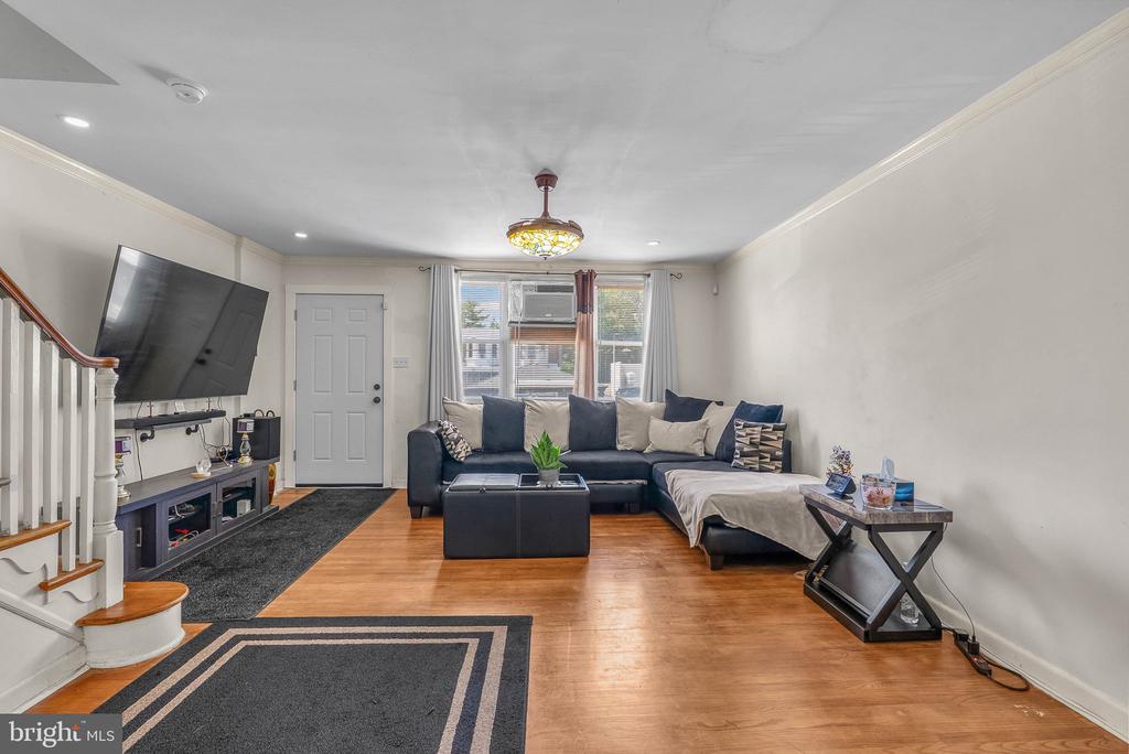 555 DEVEREAUX AVENUE