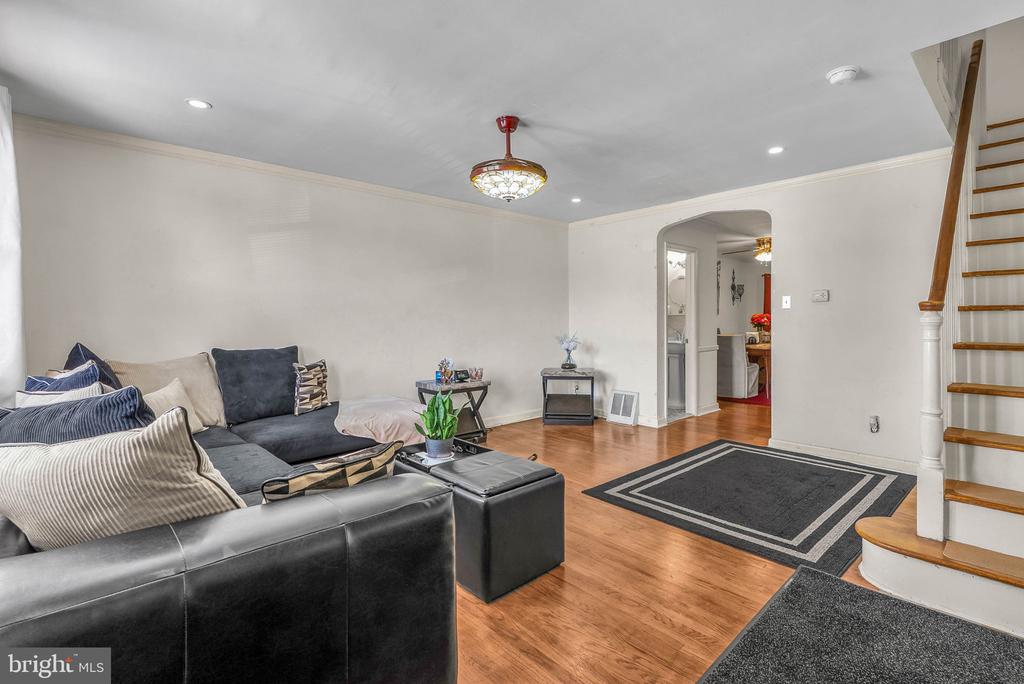 555 DEVEREAUX AVENUE