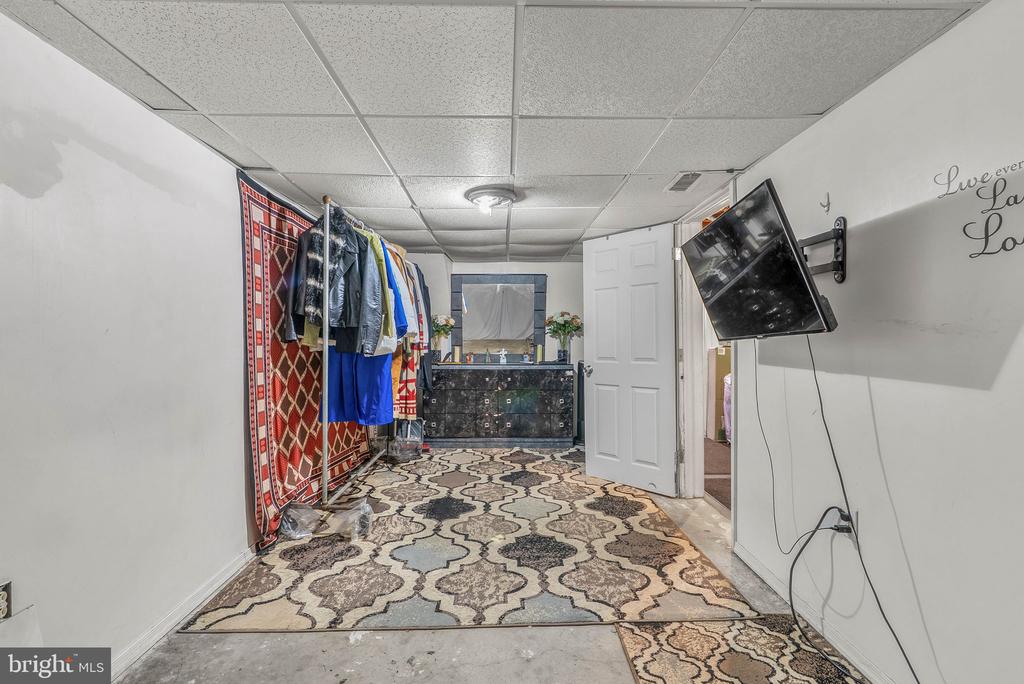 555 DEVEREAUX AVENUE
