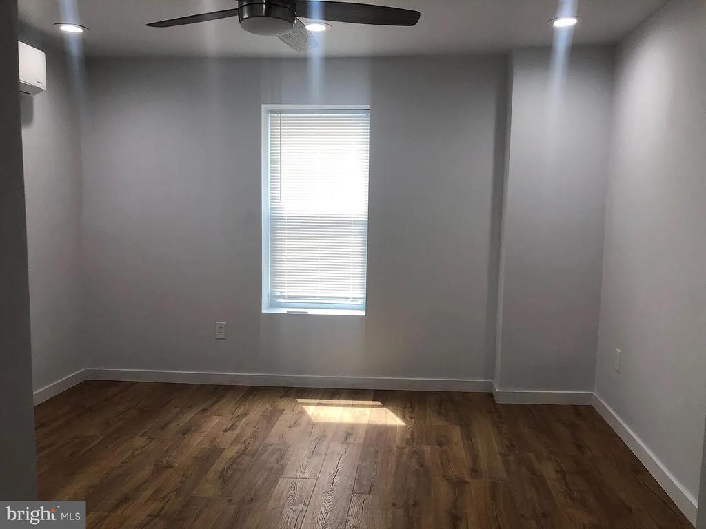 2904 POPLAR STREET Unit: 3