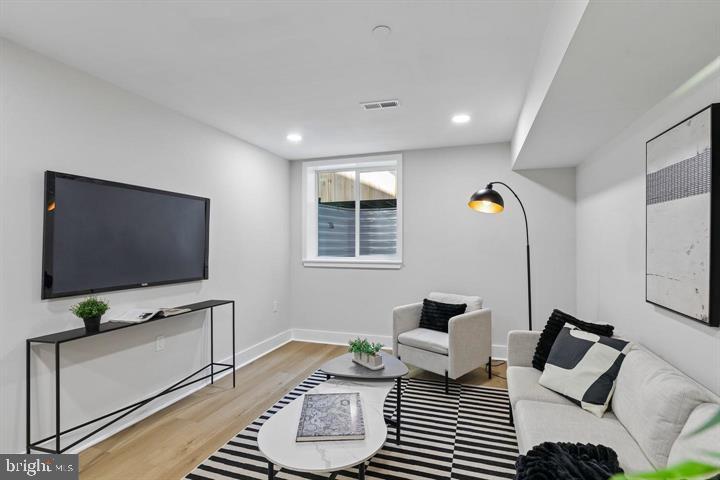 1437 S 8TH STREET