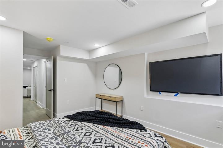 1437 S 8TH STREET