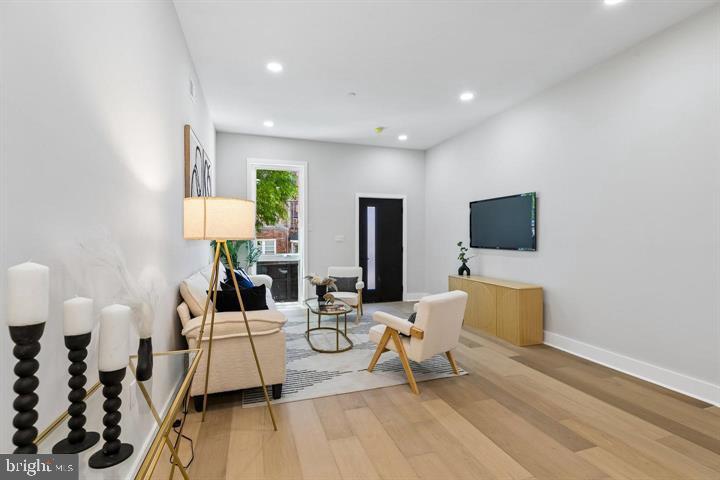 1437 S 8TH STREET