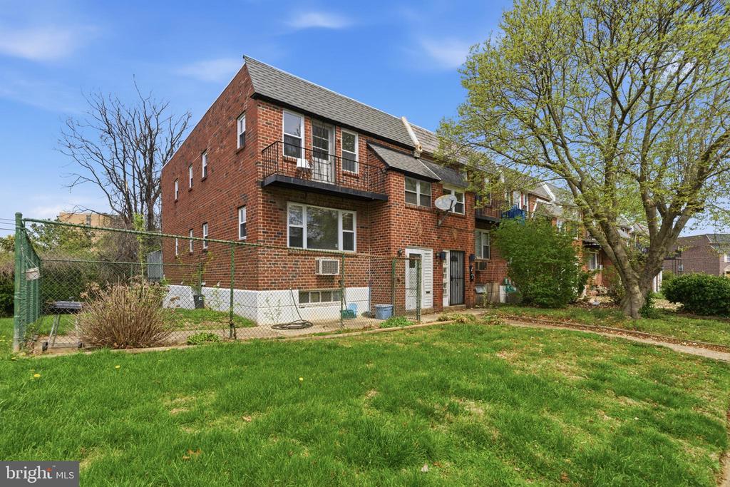 3953 LANKENAU AVENUE Unit: APARTMENT "B"