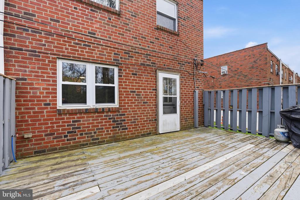 3953 LANKENAU AVENUE Unit: APARTMENT "B"