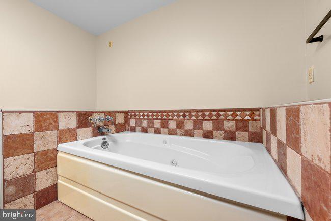 2546 S 68TH STREET