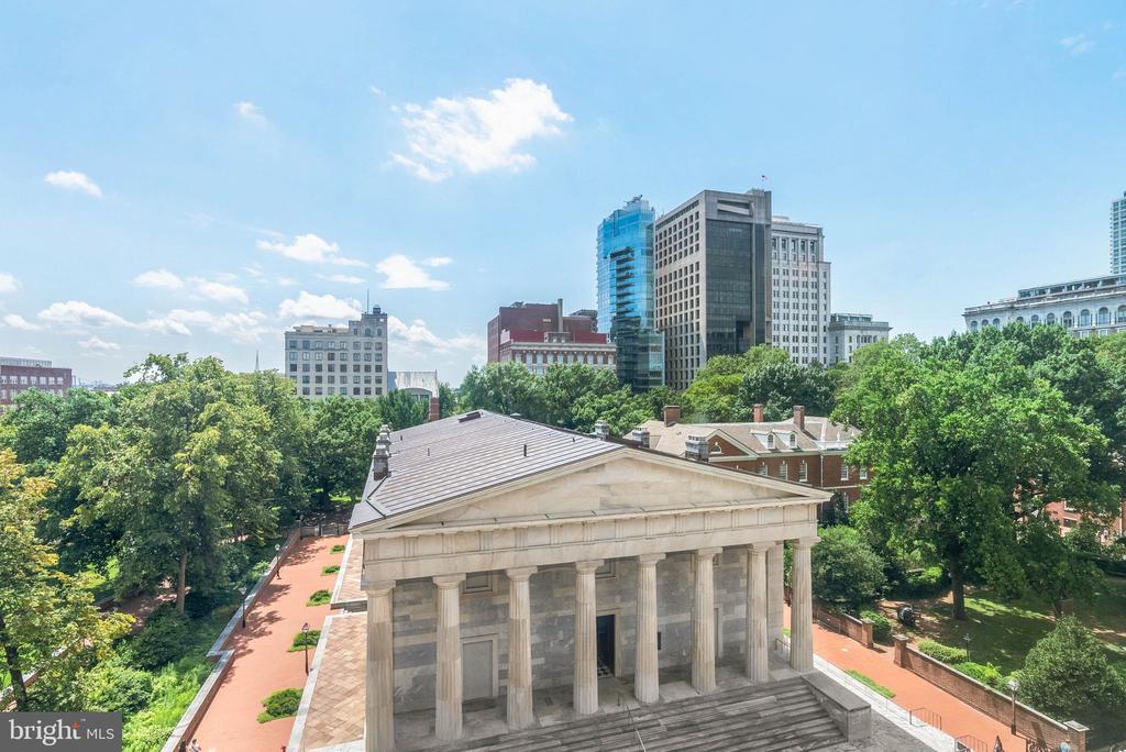 421 CHESTNUT STREET Unit: 401